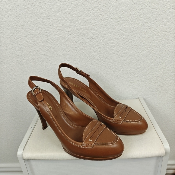 Sergio Rossi Brown Leather Closed Toe Pumps Preppy Size 39EU 9.5US - Picture 2 of 14
